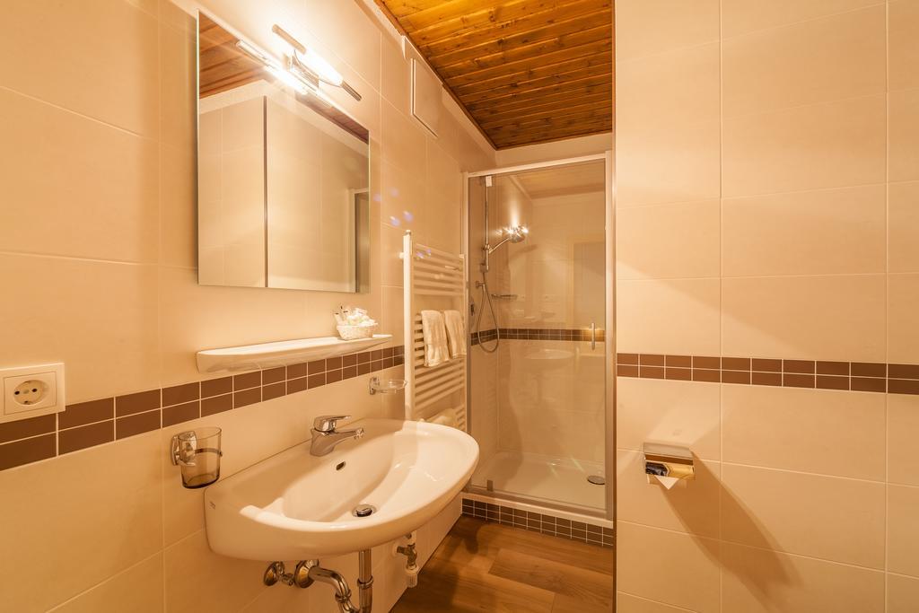 Berggasthaus Agritur Moserhof Braies  Eksteriør bilde